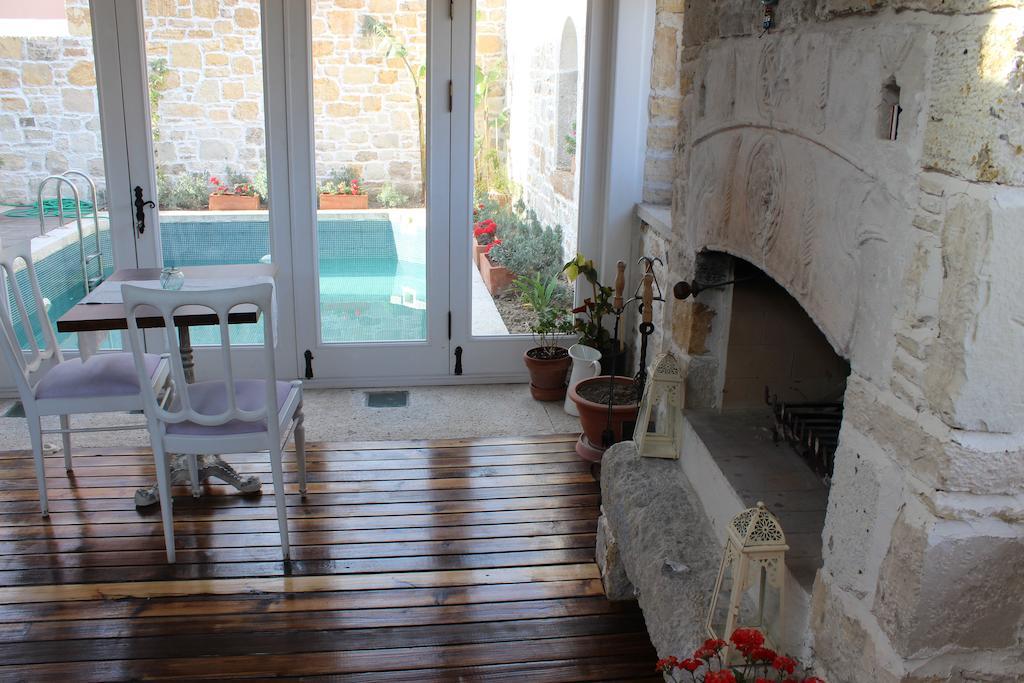 Eski Tas Hotel Çeşme Esterno foto